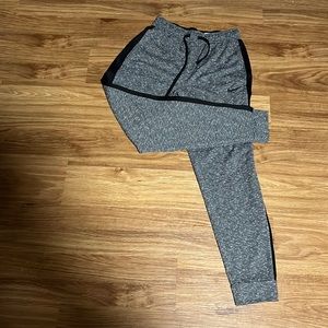 Women’s Nike sweatpants size small